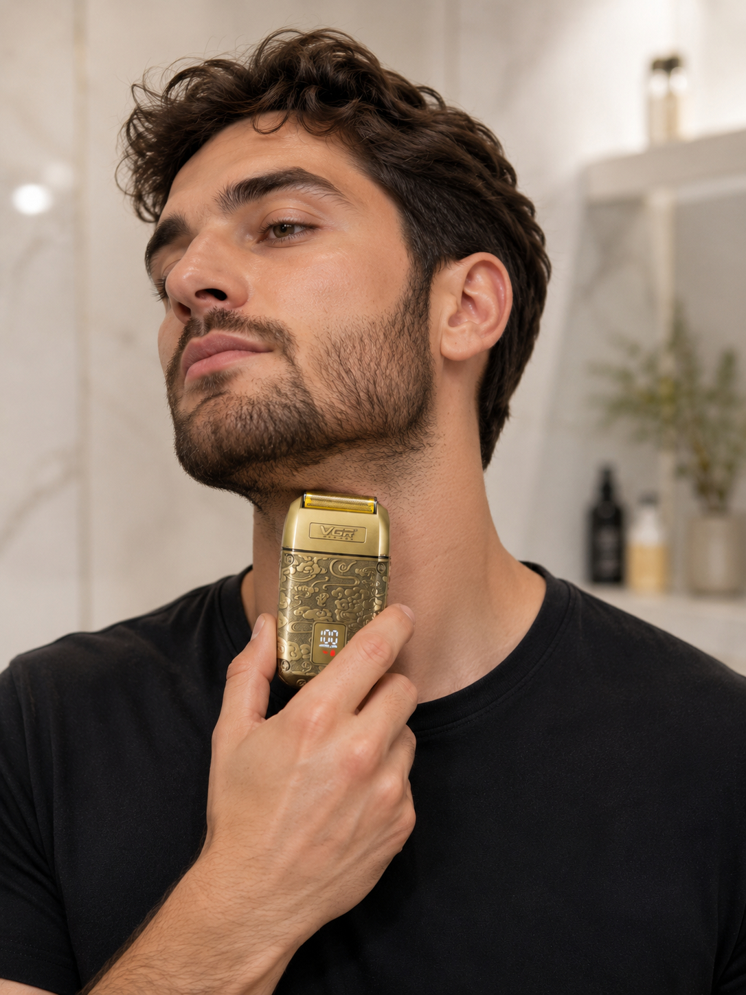 Бритва VGR V 336 Gold / Шейвер аккумуляторная с тройным лезвием / Электробритва 8500 об/мин — изображение 3